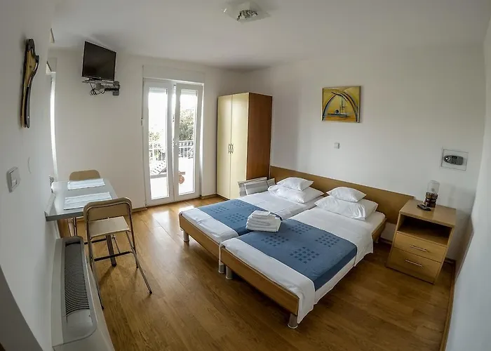 Car Apartament Kampor